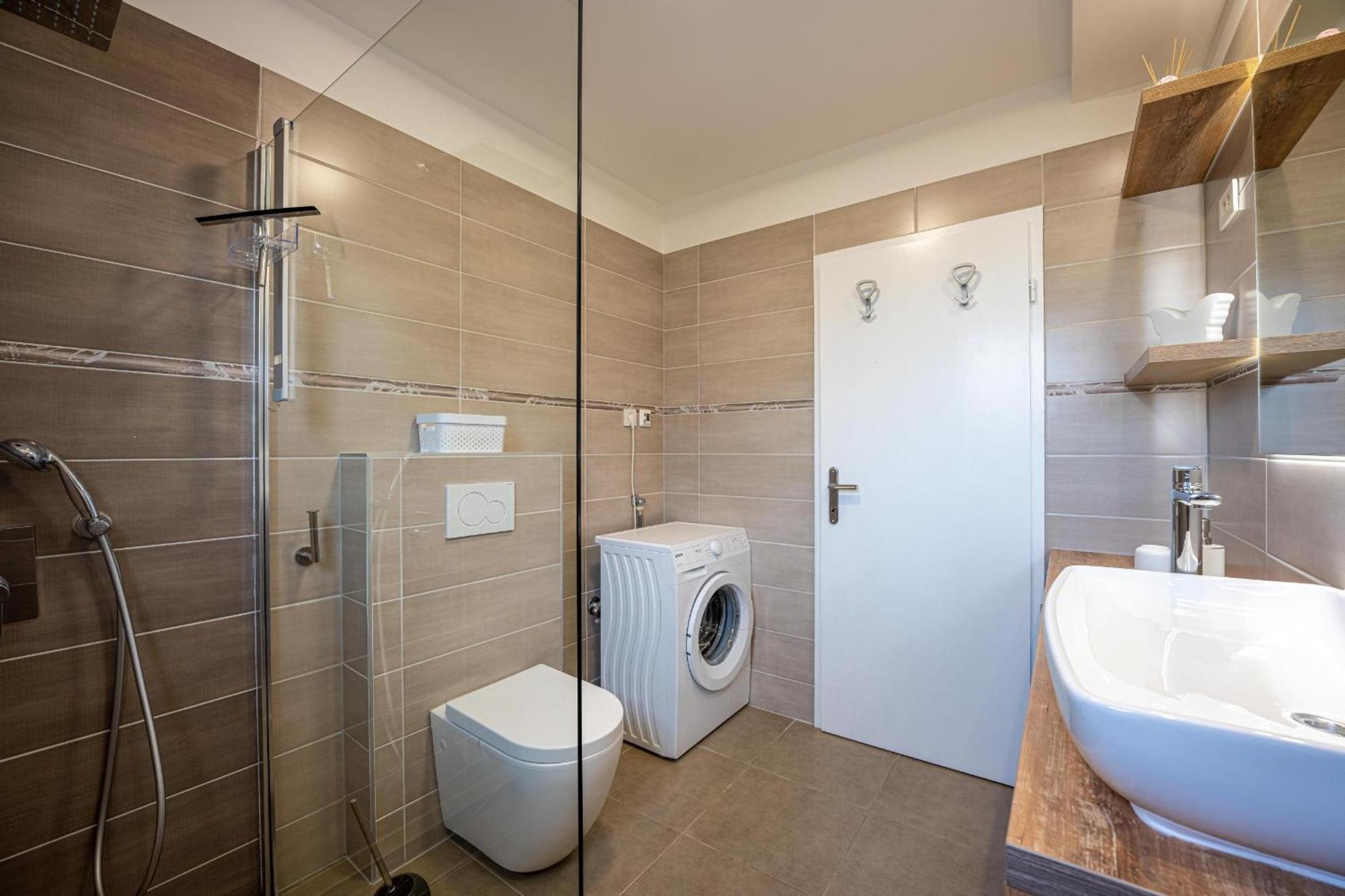 Villa Beauty With Heated Pool And Jacuzzi Канфанар Экстерьер фото